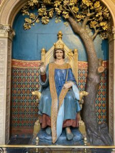 La statue de saint Louis à la cour de cassation