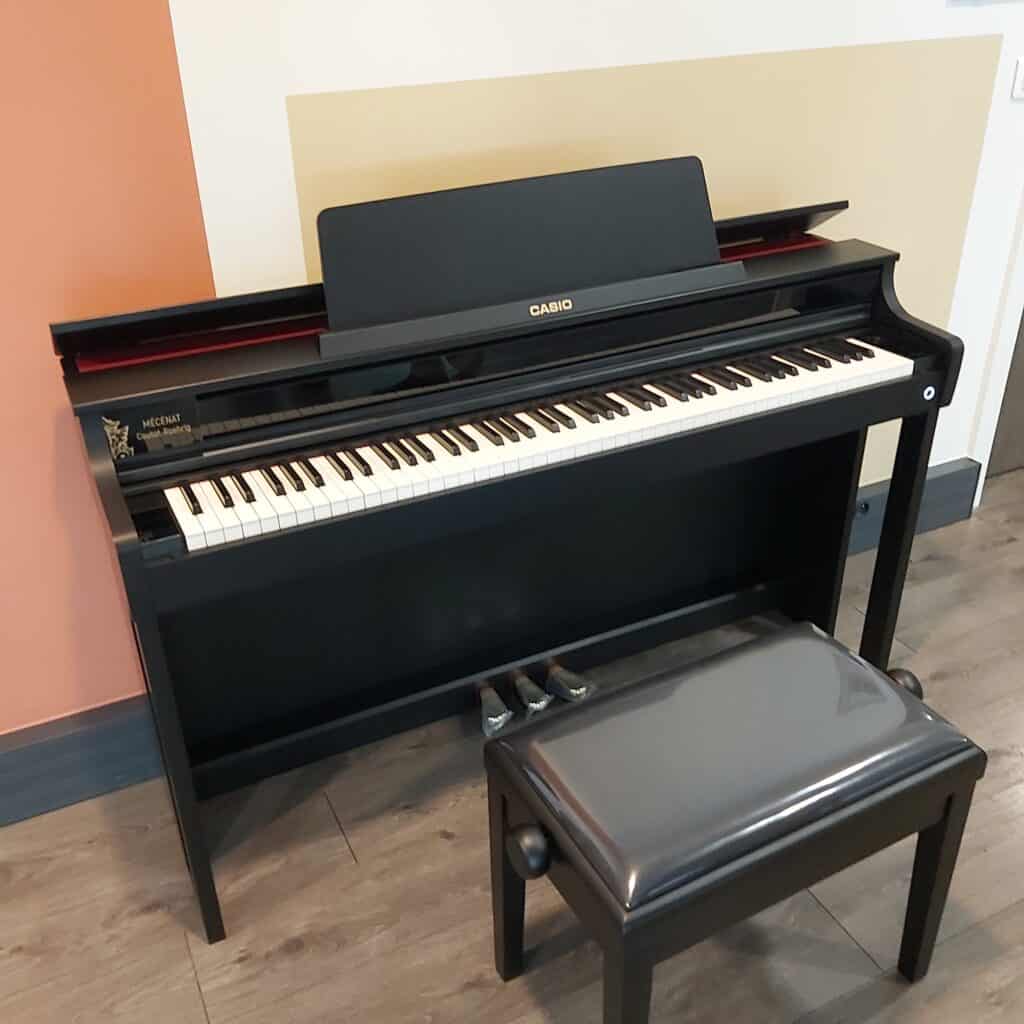 Un piano à l’INFN de Paris pour jouer les plus belles partitions grâce au cabinet Coutôt Roehrig